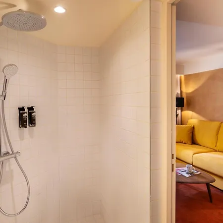 Kopster Porte De Versailles 4* Párizs
